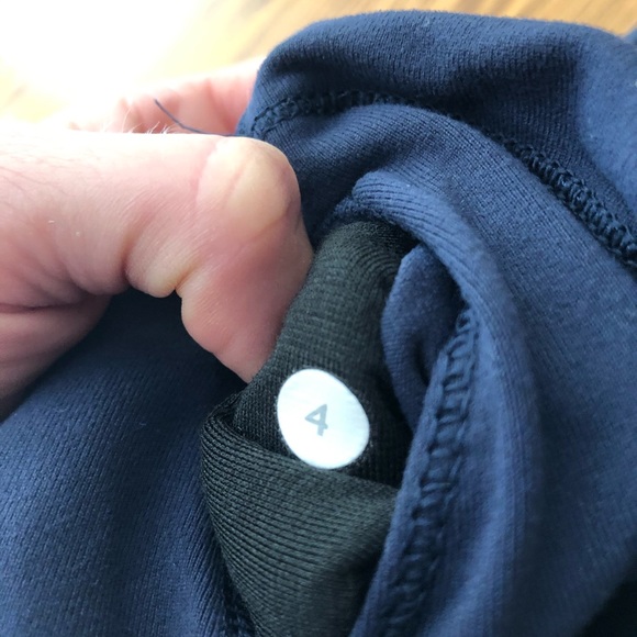 Lululemon Mesh Cutout Leggings size 4 - Picture 6 of 6